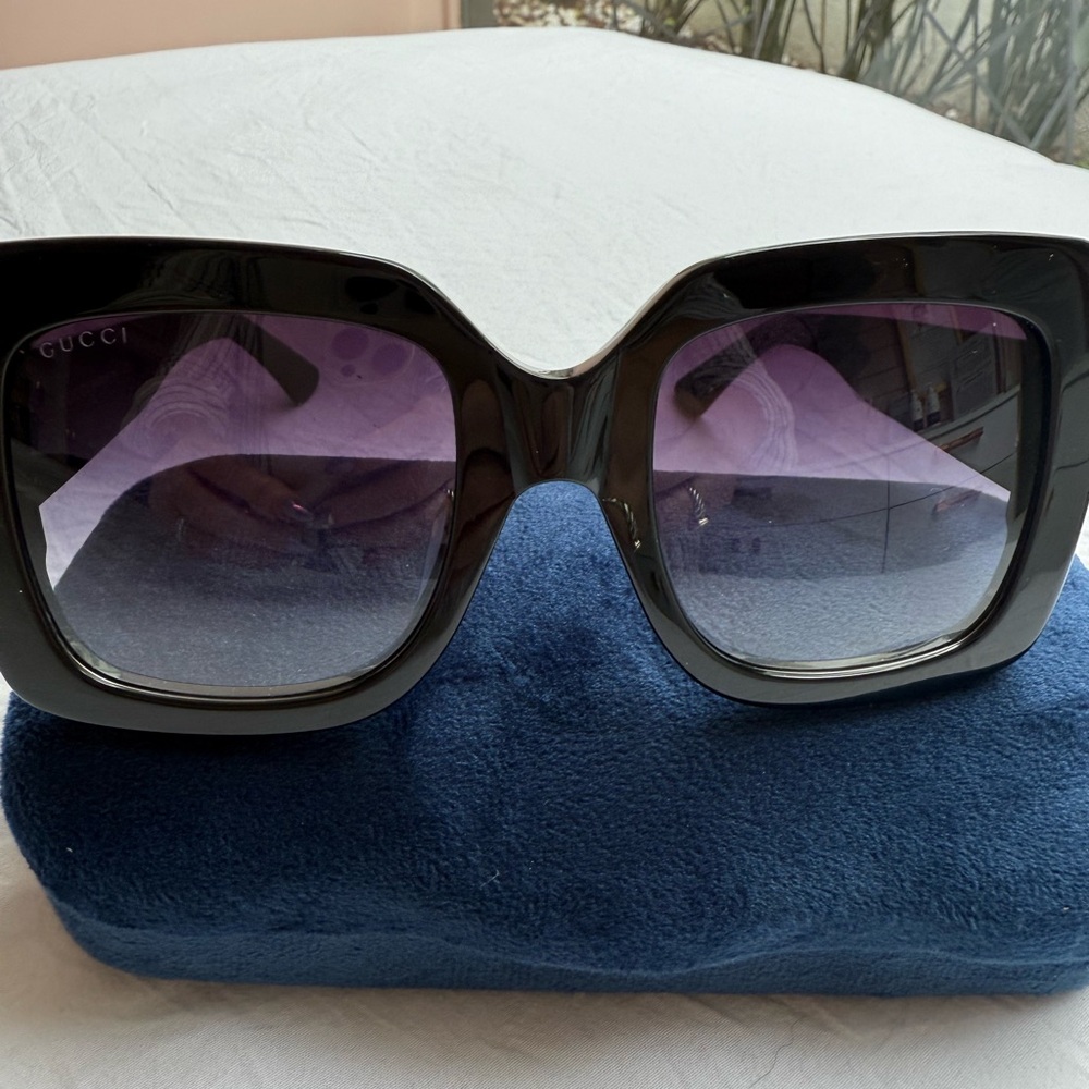 Gucci Black and Black Lens, Oversized Sunglasses